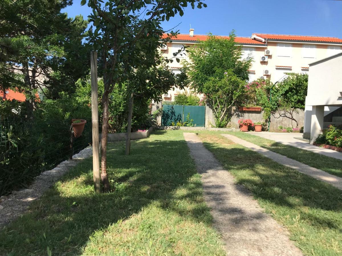 Apartments Lena Baška Esterno foto